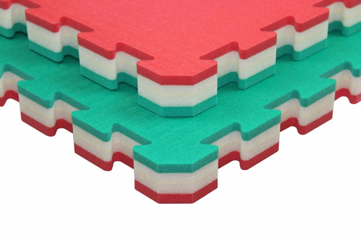 Kampsportsmåtte judomåtte J40L rød/hvid/grøn 50x50 x 4 cm