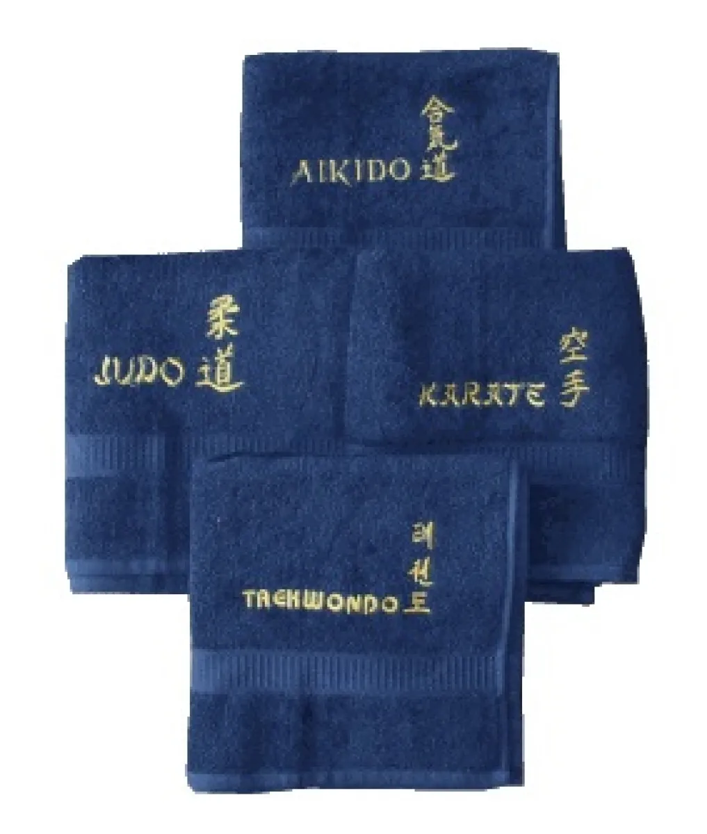 Badstof donkerblauw geborduurd met karate in goud