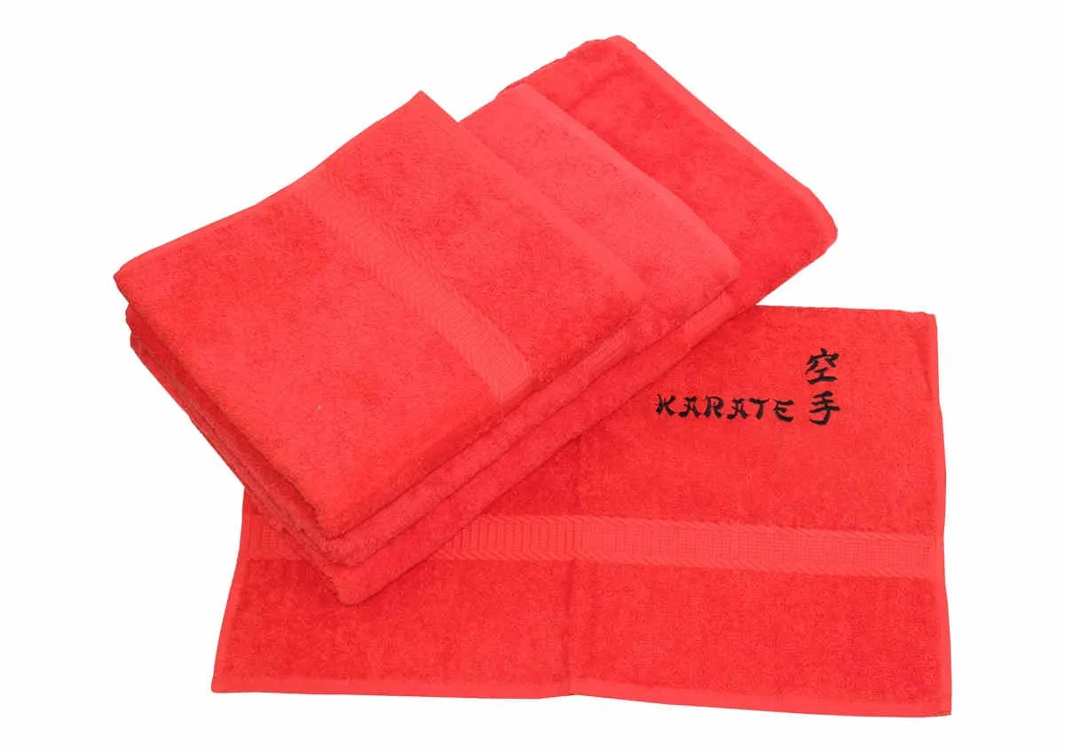 Badstof handdoeken rood geborduurd in zwart met karate en karakters