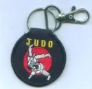 Judo-broderet nøglering med vedhæng
